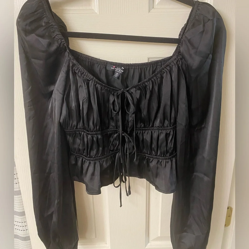Mixed Threads Los Angeles Satin Black Puff Long Sleeve Crop Top Size Medium NWT - Picture 16 of 16